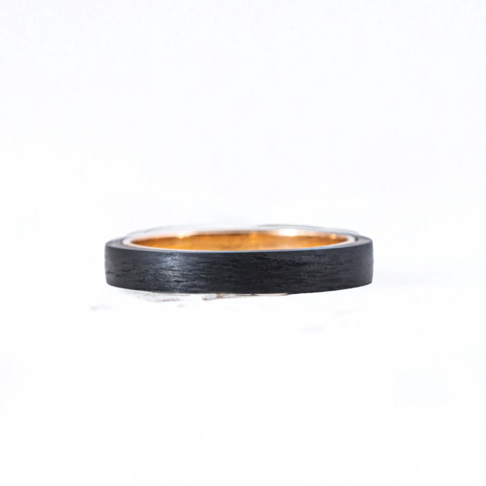 The Carbon Edge thin 1600x1600